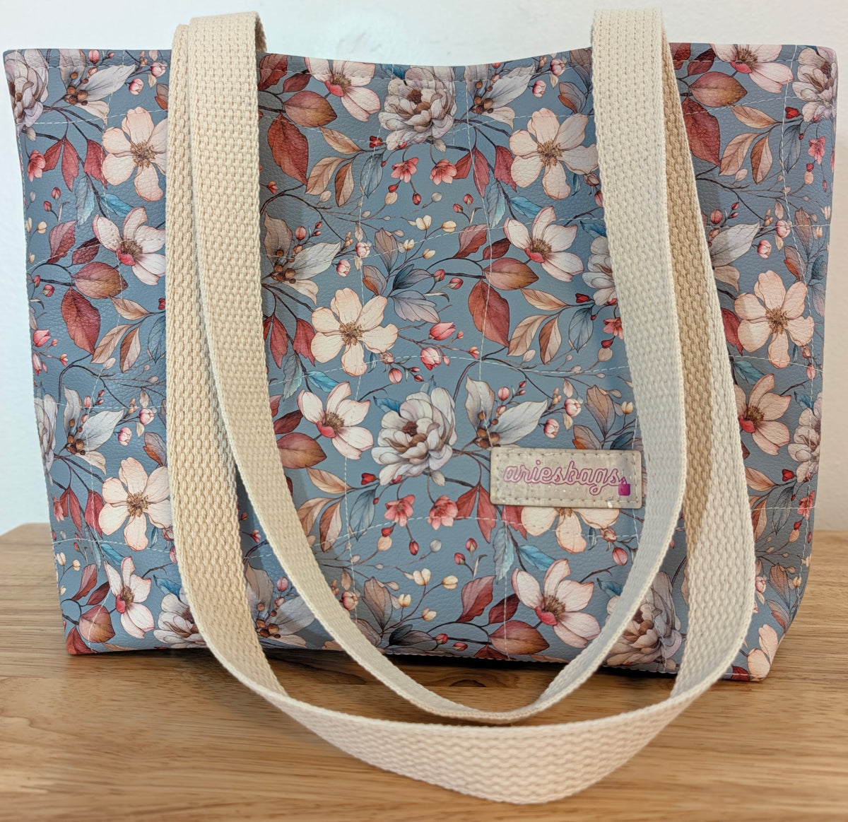 Small and Smart Tote Bag - vinyl floral